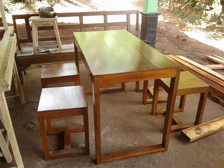 Furniture kayu jawa asli